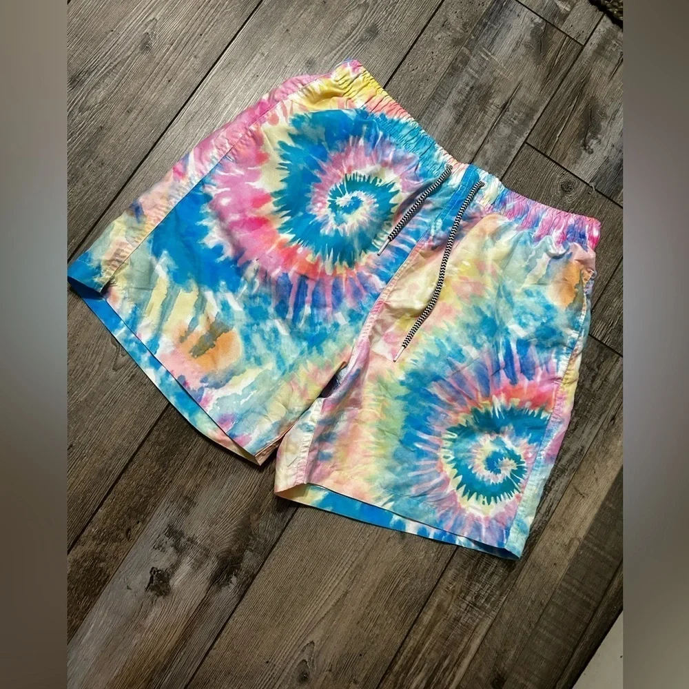 Boardies Men's Medium Spiral Tie Dye III Swim Short Trunks 5 1/2